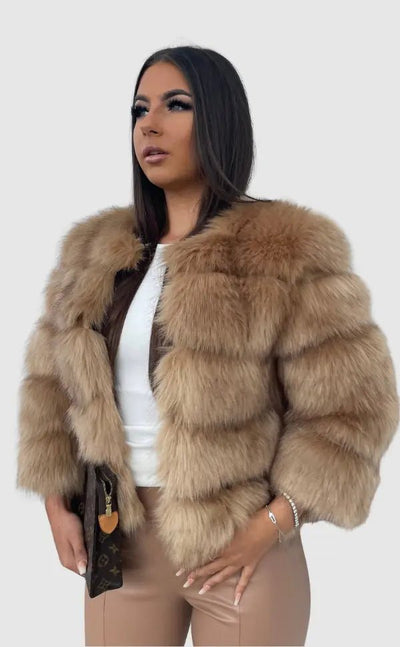 Luxurious Faux Fur Jacket for Women – Elegant Design for Glamorous Winter Style