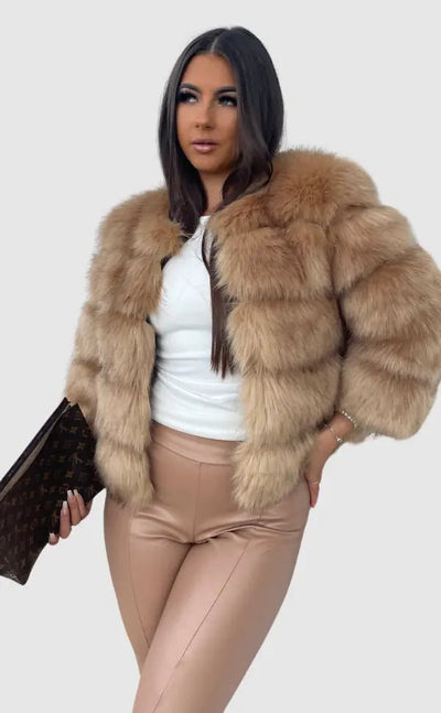 Luxurious Faux Fur Jacket for Women – Elegant Design for Glamorous Winter Style