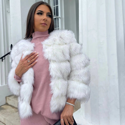 Luxurious Faux Fur Jacket for Women – Elegant Design for Glamorous Winter Style