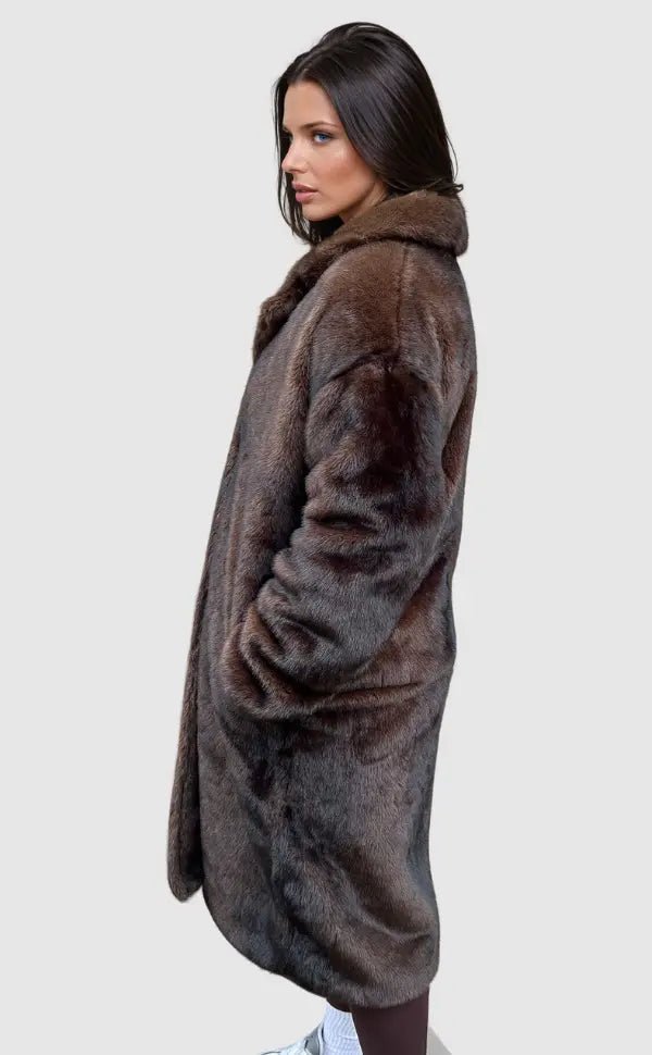 Luxurious Long Coat for Women in Synthetic Fur – Stylish and Warm Autumn Winter Outerwear