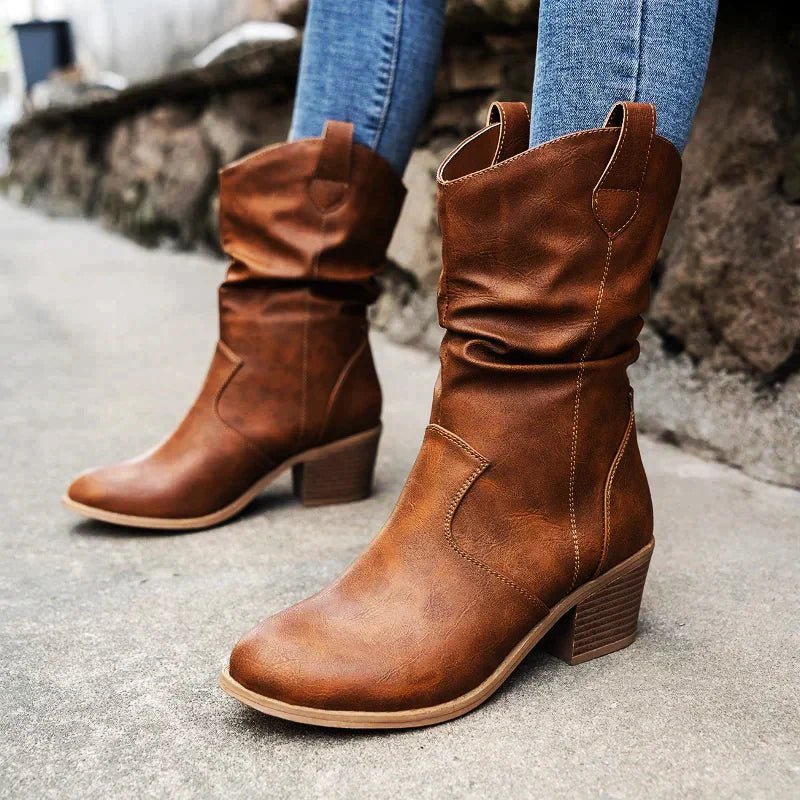 Women's Boots with Soft Wrinkle Look – Casual Elegance and Modern Combat Style