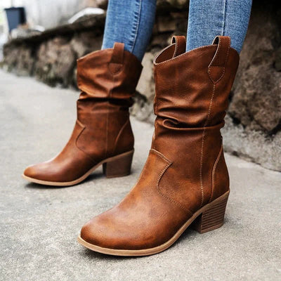 Women's Boots with Soft Wrinkle Look – Casual Elegance and Modern Combat Style